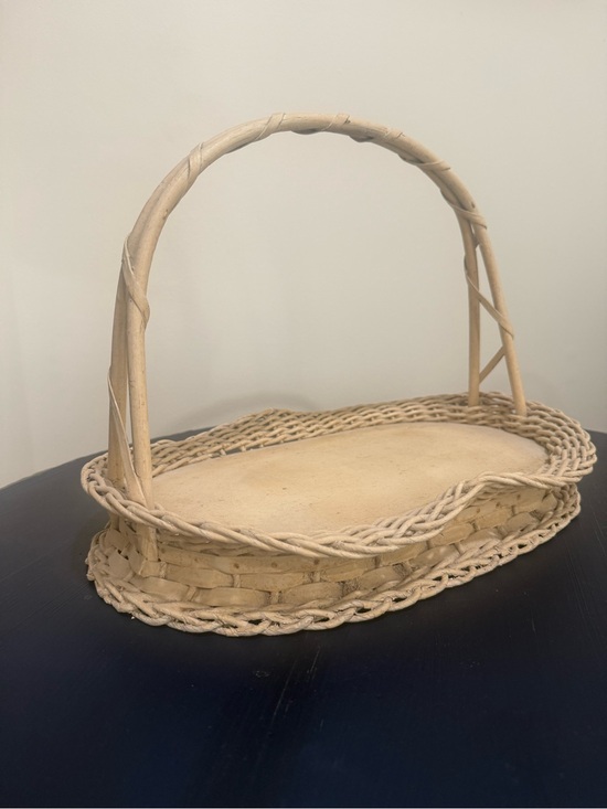 Other - Vintage Harry & David Bear Creek Orchards Handwoven White Wicker Basket